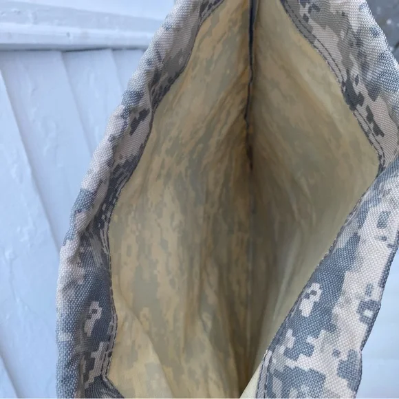 Digital Camouflage Drawstring Backpack Bag with Military Helicopter 🚁 - Picture 4 of 7